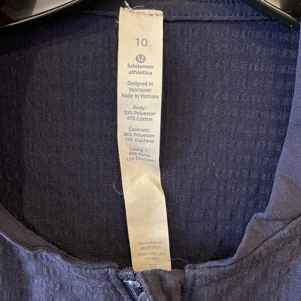 Lululemon Cropped Jacket, 10 - Picture 2 of 5